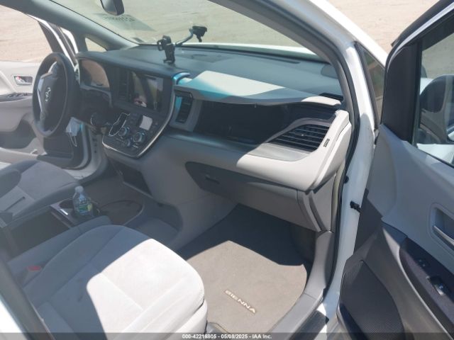 5TDKK3DC1FS599053 Toyota Sienna Le 8 Passenger