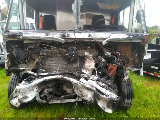 1F66F5KN0P0A00172 Ford F-59 Commercial Stripped