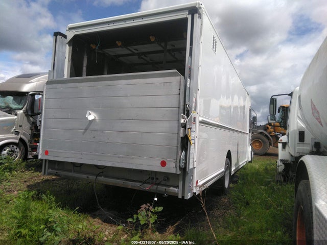 1F66F5KN0P0A00172 Ford F-59 Commercial Stripped