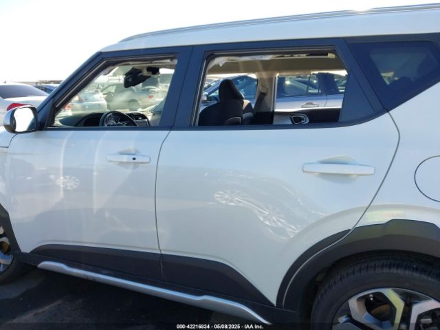 KNDJ23AU7N7163695 KIA Soul X-line