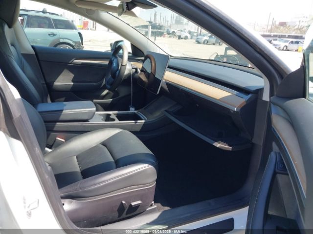5YJ3E1EB0NF135678 Tesla Model 3 Long Range Dual Motor All-wheel Drive