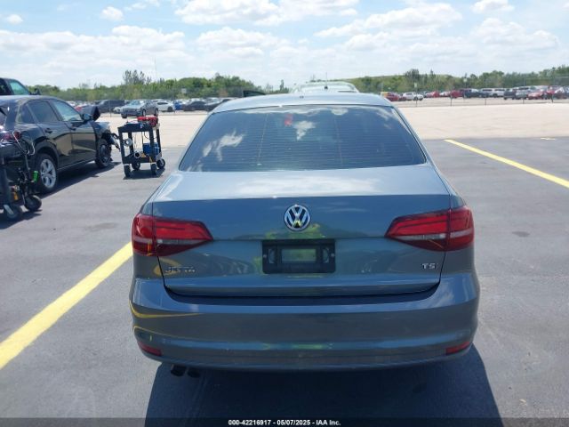 3VW2B7AJ7JM261916 Volkswagen Jetta 1.4t S