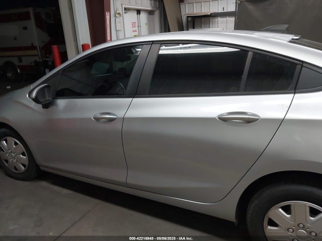 Chevrolet le2 -di: direct injection, vvt: variable valve timing, gen, alum 2018 1G1BC5SM9J7168119 Image 14