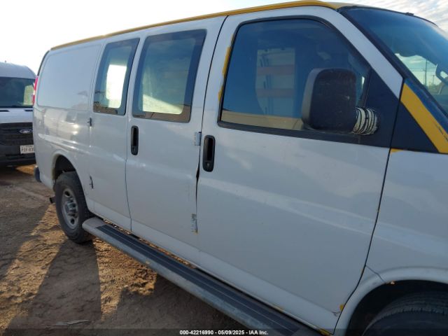 1GTW7AFG0L1268593 GMC Savana Cargo Rwd 2500 Regular Wheelbase Work Van