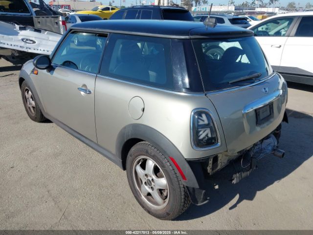 2011 MINI COOPER WMWSU3C5XBT097759 Photo 2