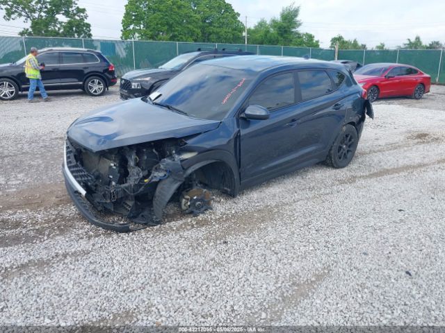 KM8J23A4XKU065561 Hyundai TUCSON SE