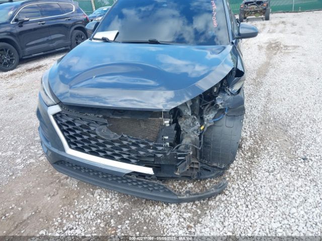 KM8J23A4XKU065561 Hyundai TUCSON SE