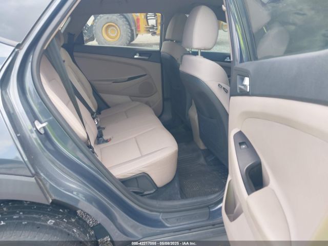 KM8J23A4XKU065561 Hyundai TUCSON SE