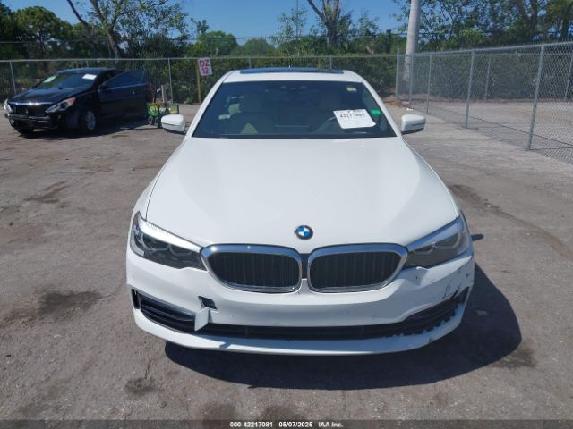 WBAJA5C5XKWW33575 BMW 530I