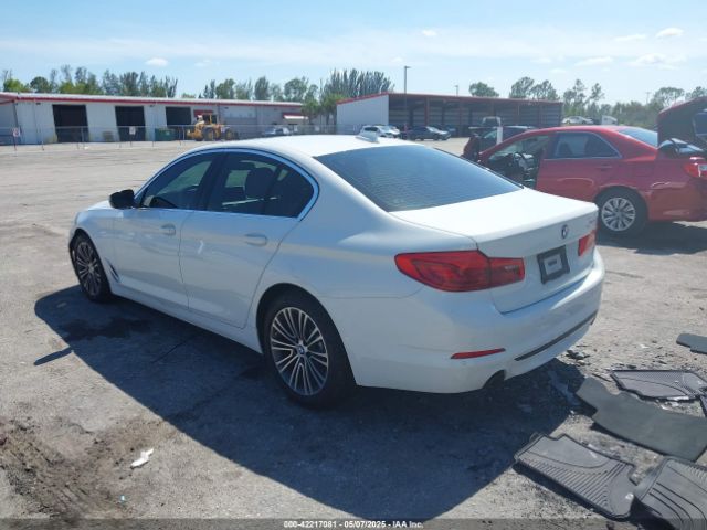 2019 BMW 530I WBAJA5C5XKWW33575 Photo 2