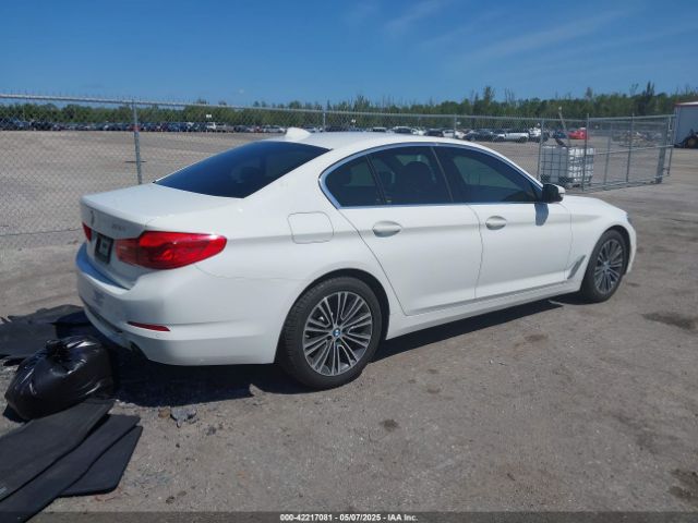 2019 BMW 530I WBAJA5C5XKWW33575 Photo 3
