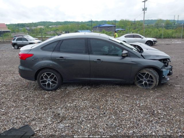 1FADP3H27JL209925 Ford FOCUS SEL