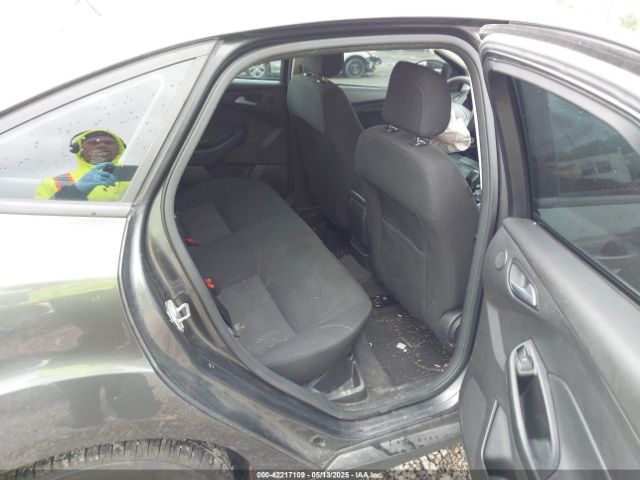 1FADP3H27JL209925 Ford FOCUS SEL