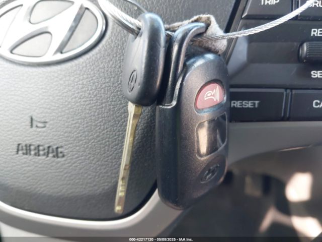 5NPD74LF6JH294643 Hyundai ELANTRA SE