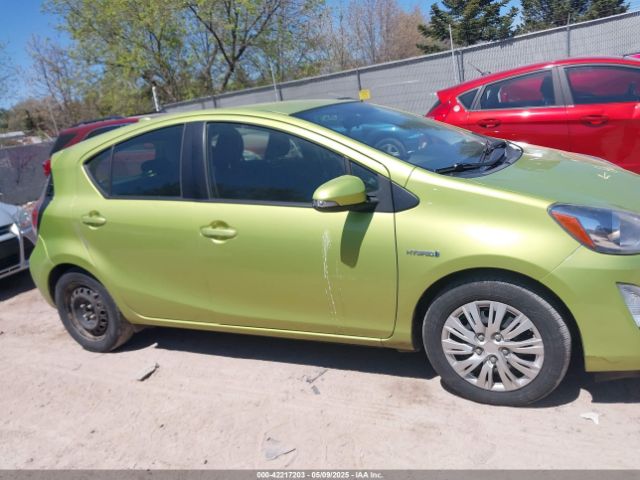 JTDKDTB30G1130211 Toyota Prius C Two