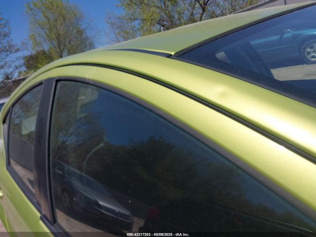 JTDKDTB30G1130211 Toyota Prius C Two