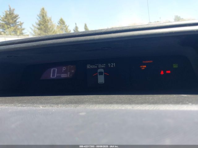 JTDKDTB30G1130211 Toyota Prius C Two