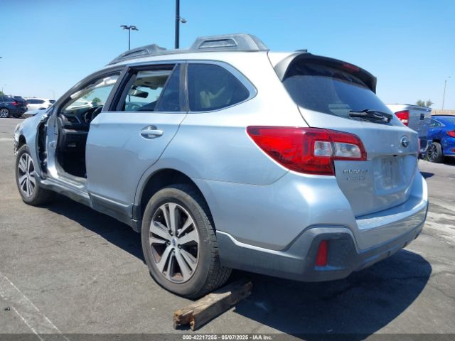 2018 SUBARU OUTBACK 4S4BSANC6J3354807 Photo 2