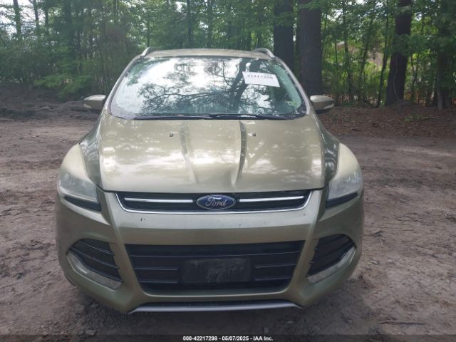 1FMCU9JX9EUB23972 Ford Escape Titanium