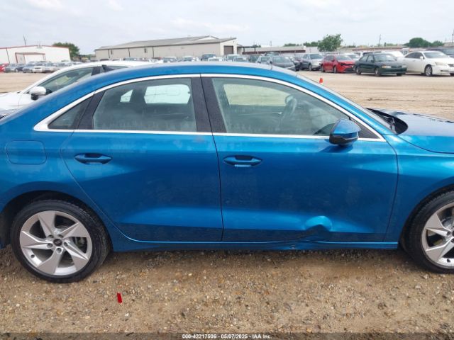 WAUAUDGY4PA101569 Audi A3 Premium 40 Tfsi Front-wheel Drive S Tronic
