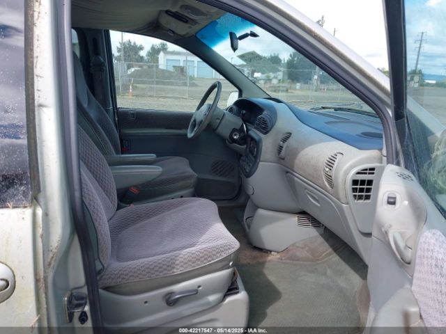 2000 CHRYSLER GRAND VOYAGER 1C4GJ44G8YB770649 Photo 4