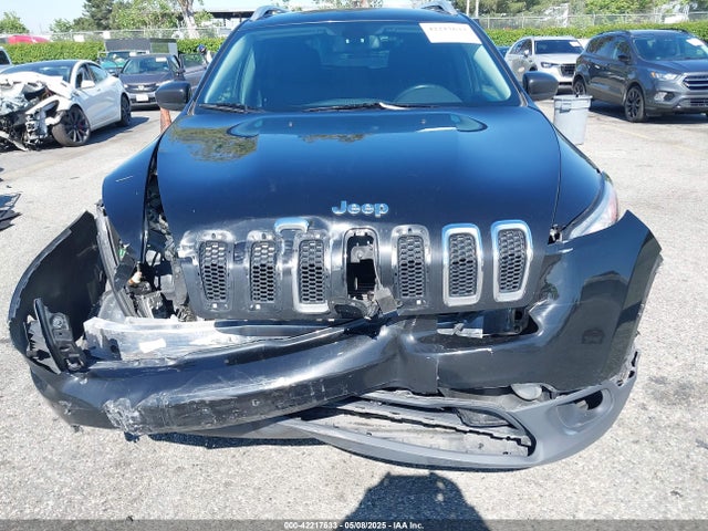 1C4PJMCB3HW605381 Jeep Cherokee Latitude 4x4