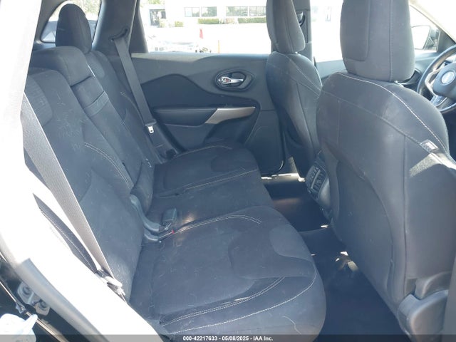 1C4PJMCB3HW605381 Jeep Cherokee Latitude 4x4