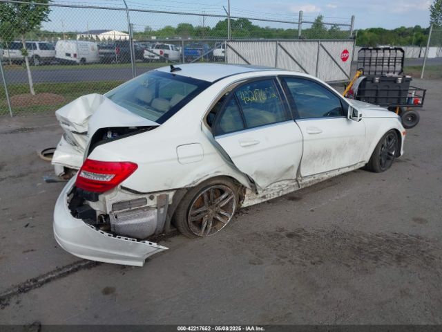 2012 MERCEDES-BENZ C 300 WDDGF8BB0CR198952 Photo 3