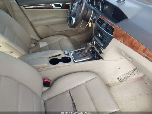 2012 MERCEDES-BENZ C 300 WDDGF8BB0CR198952 Photo 4