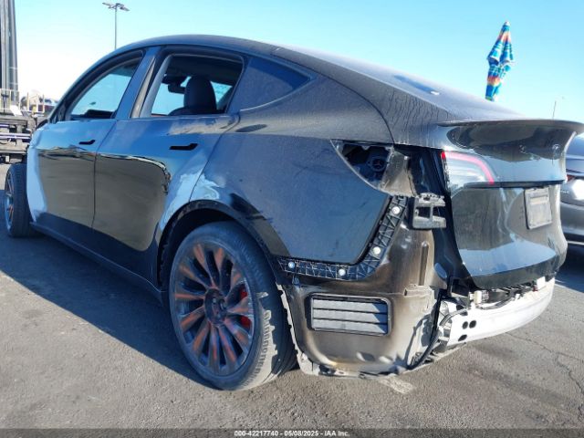 2023 TESLA MODEL Y 7SAYGDEFXPF834181 Photo 2