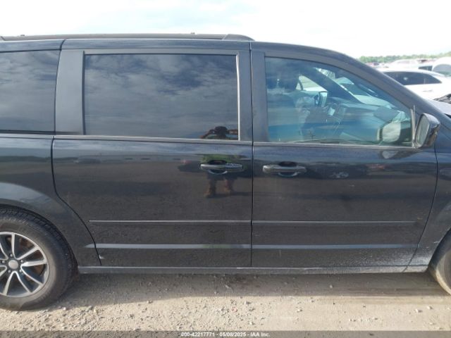 2C4RDGEGXHR690660 Dodge Grand Caravan Gt