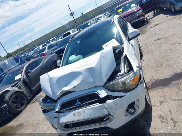 4A4AP4AUXEE025743 Mitsubishi Outlander Sport Se
