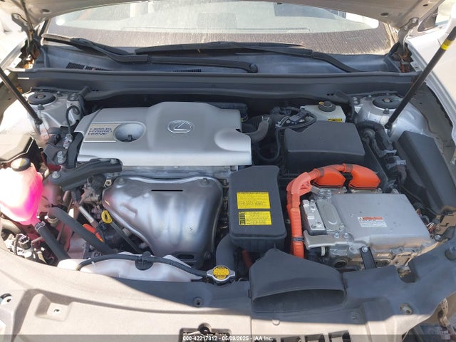 JTHBW1GG9E2040667 Lexus ES 300H