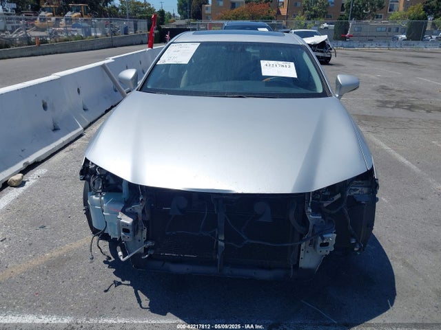 JTHBW1GG9E2040667 Lexus ES 300H