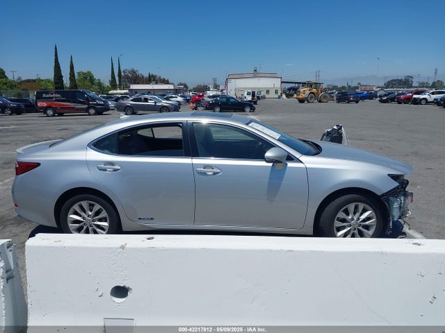 JTHBW1GG9E2040667 Lexus ES 300H