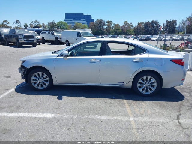 JTHBW1GG9E2040667 Lexus ES 300H