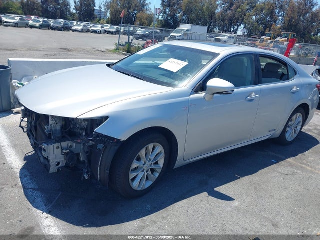 JTHBW1GG9E2040667 Lexus ES 300H