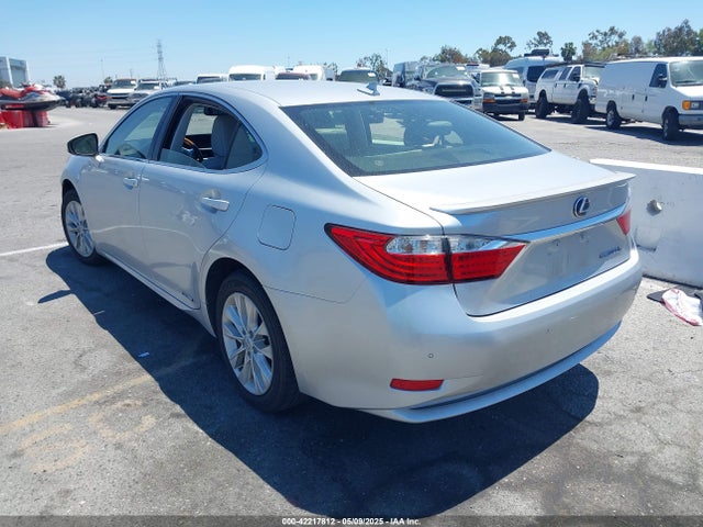 JTHBW1GG9E2040667 Lexus ES 300H