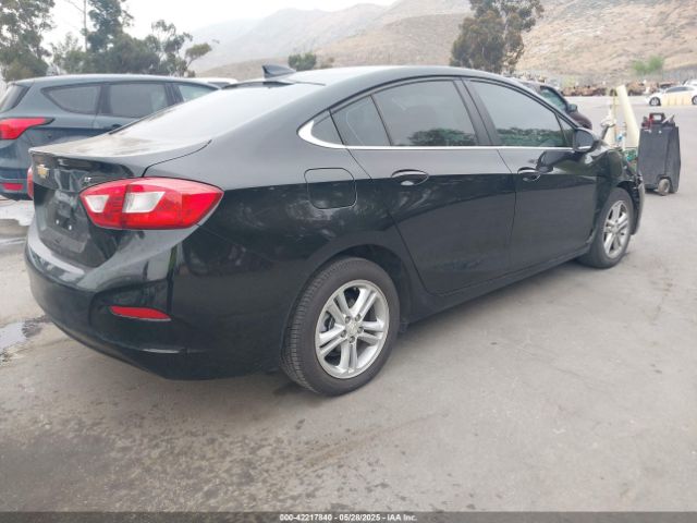 2018 CHEVROLET CRUZE 1G1BE5SM0J7139392 Photo 3