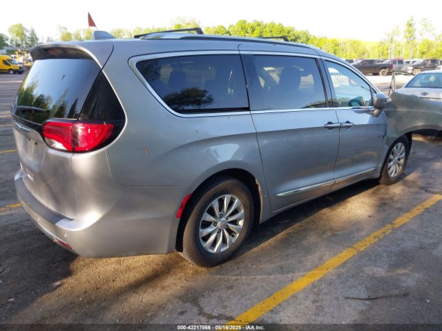 2019 CHRYSLER PACIFICA 2C4RC1BG1KR665917 Photo 3