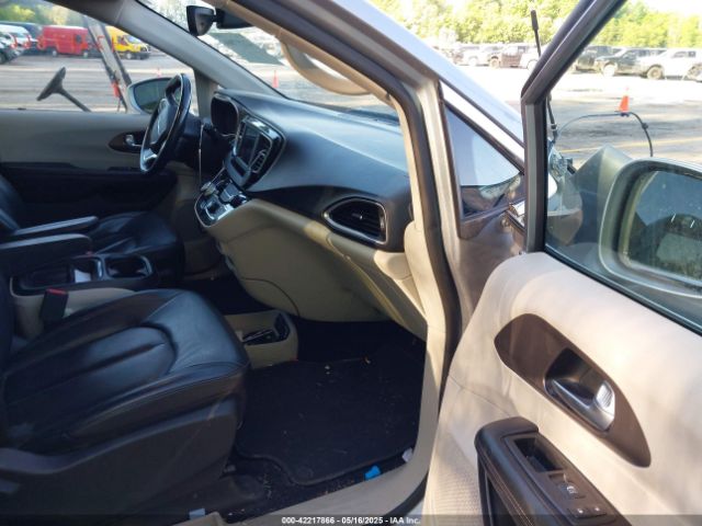 2019 CHRYSLER PACIFICA 2C4RC1BG1KR665917 Photo 4