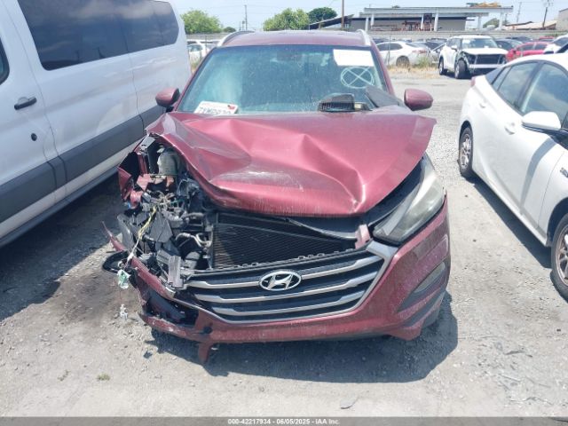 KM8J33A46HU330983 Hyundai TUCSON SE