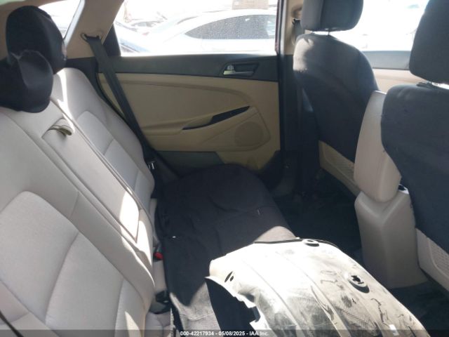 KM8J33A46HU330983 Hyundai TUCSON SE