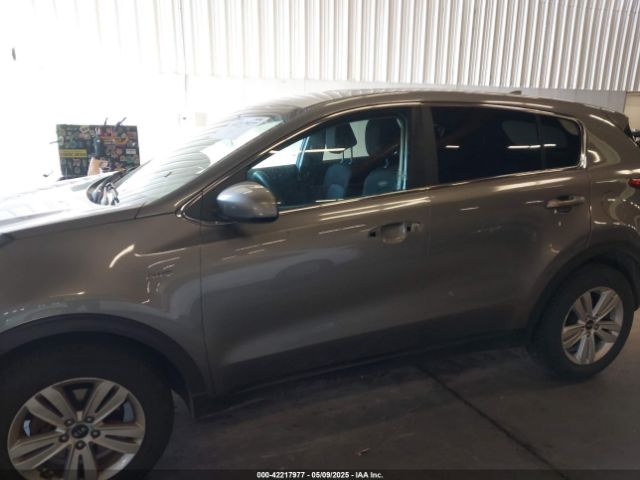 KNDPMCAC8H7135999 KIA Sportage Lx