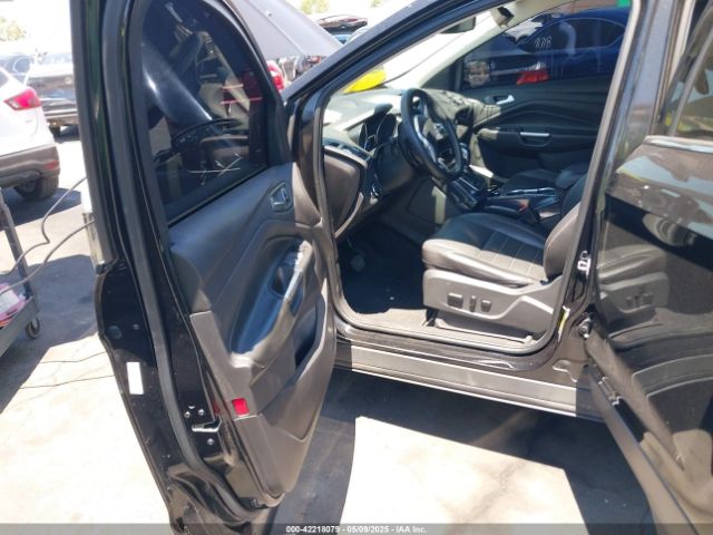1FMCU9J90EUA54333 Ford Escape Titanium