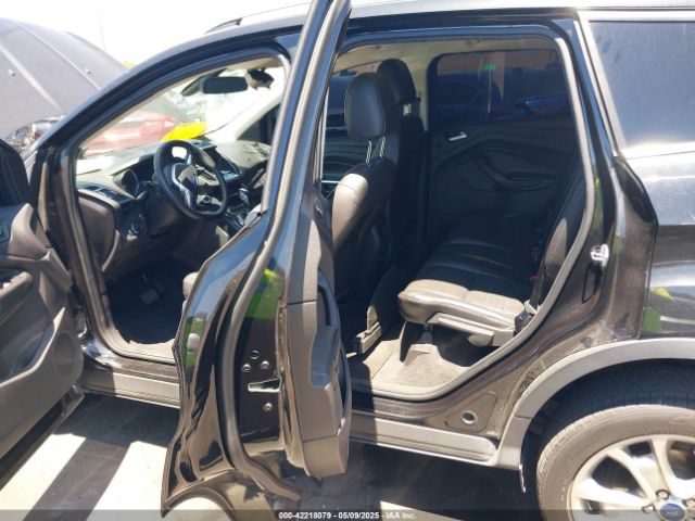 1FMCU9J90EUA54333 Ford Escape Titanium