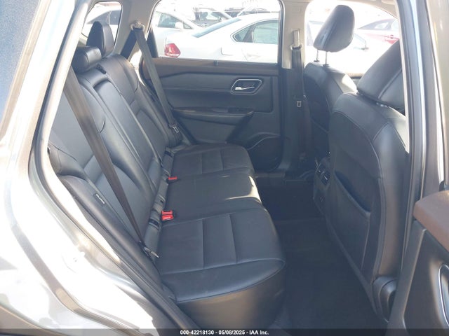 JN8AT3BA4MW022674 Nissan Rogue Sv Fwd