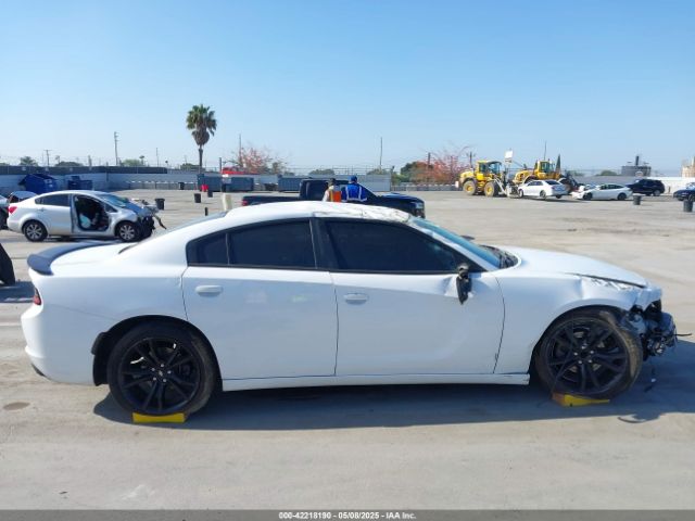 2C3CDXBG1HH525780 Dodge Charger Se Rwd