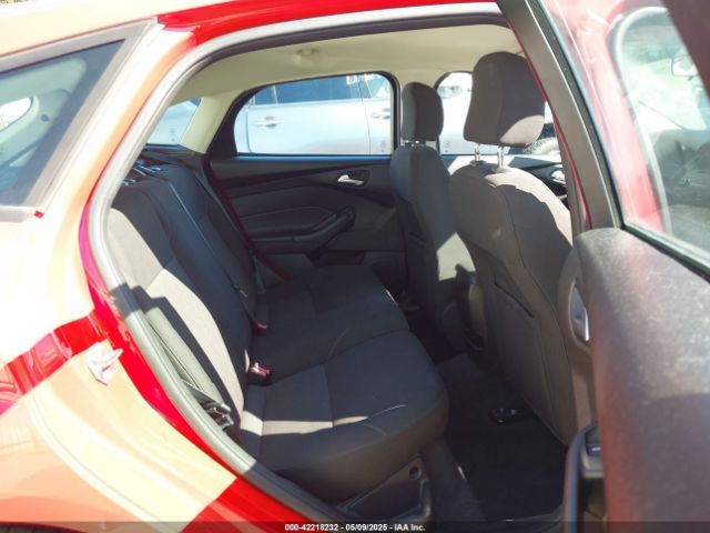 1FADP3K20FL307131 Ford FOCUS SE