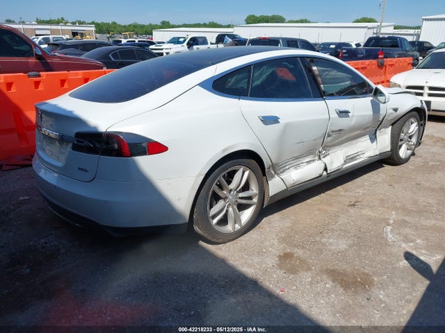 2015 TESLA MODEL S 5YJSA1E24FF105673 Photo 3